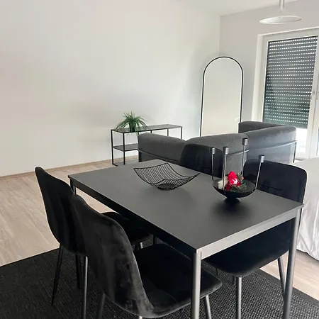 Donau Apartment *